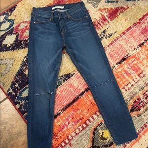 Raw edge skinny jeans